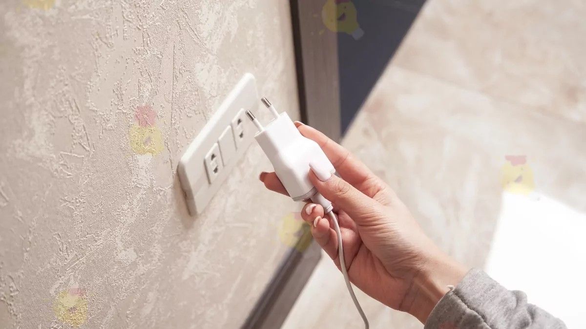 Pourquoi il ne Faut Jamais Laisser son Chargeur Branché à Vide?